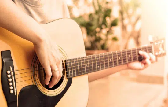 Aprende a Tocar Guitarra con las Mejores Aplicaciones