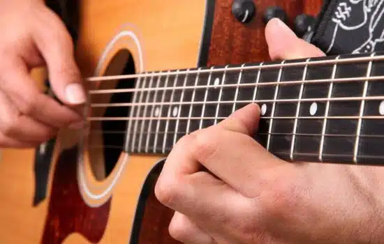 Aprende a tocar guitarra fácilmente