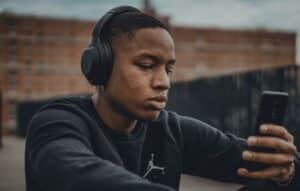 Escucha música gratis sin conexión fácilmente