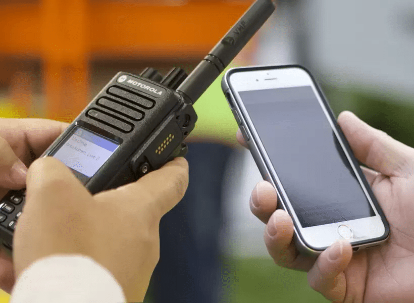 Conéctate y Explora con Nuestra App