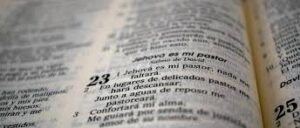 Guía Práctica para Aplicar la Biblia Hoy