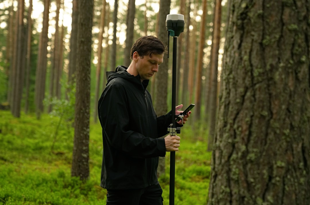 Detecta metales con el sensor del móvil y explora áreas