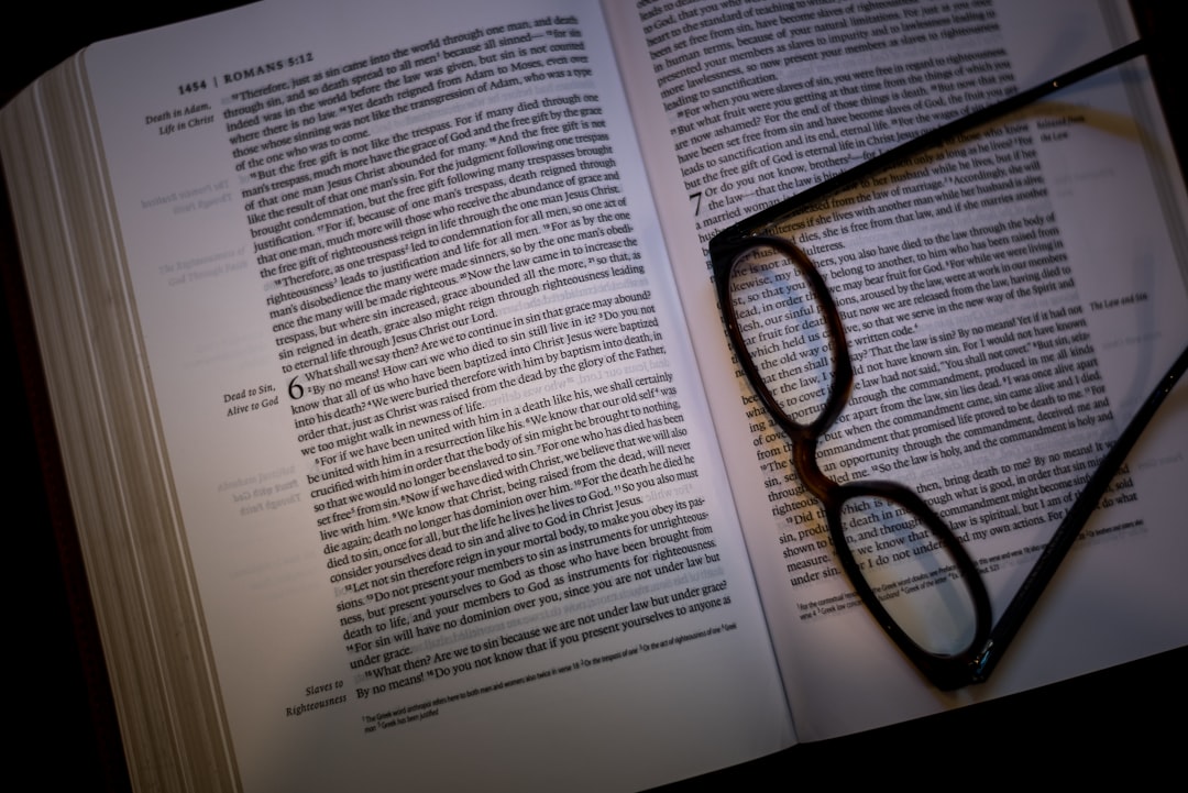 Ideas clave de libros famosos en resúmenes rápidos