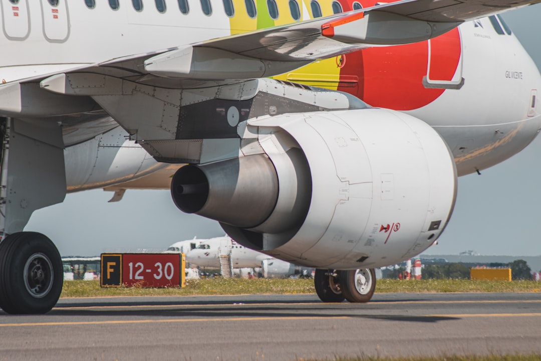 Cómo pilotar un avión: guía según tipo y situaciones de vuelo