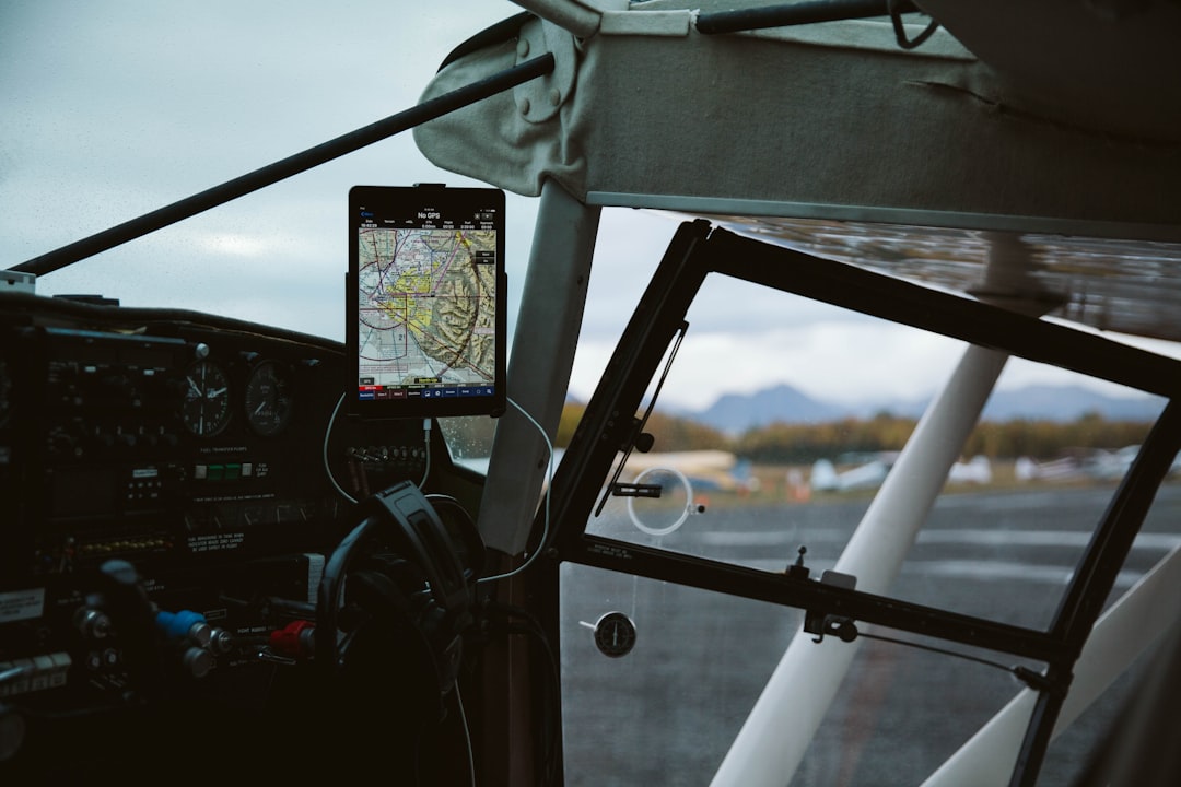 Descubre destinos y vive la rutina de un piloto desde tu móvil