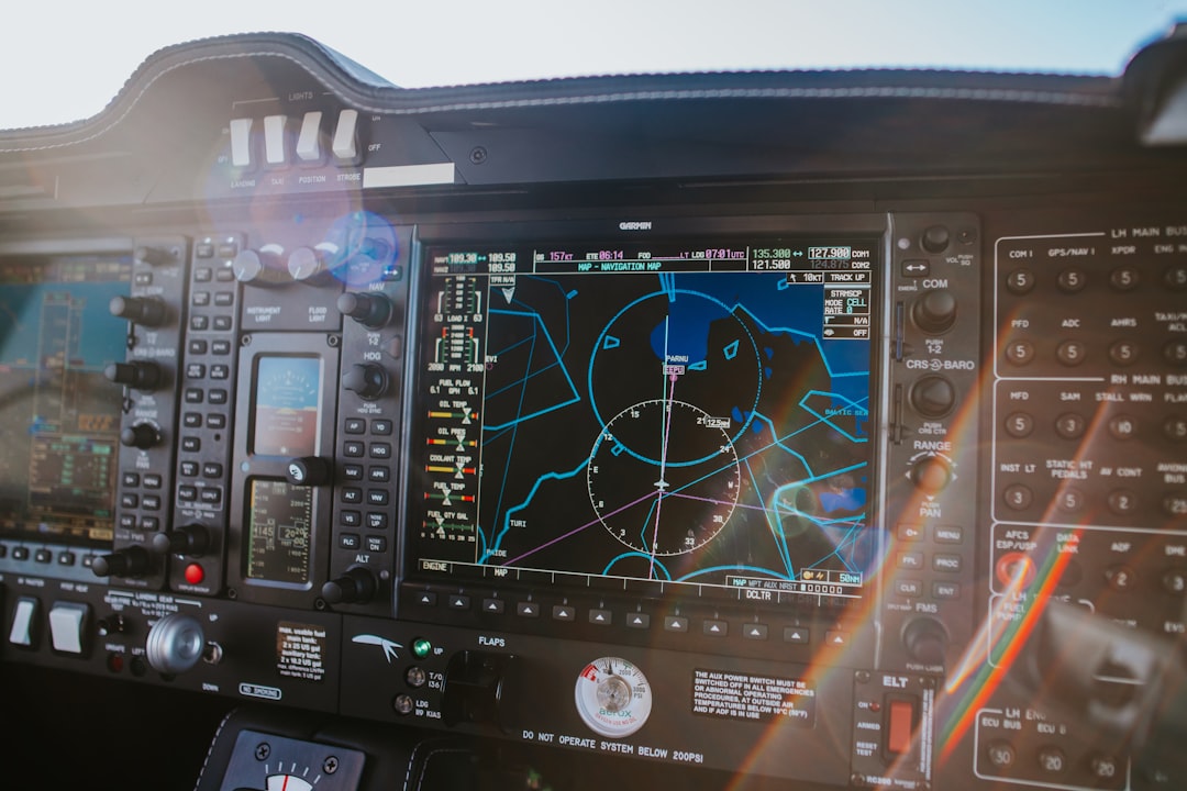 Asume el control de una aeronave y explora rutas variadas