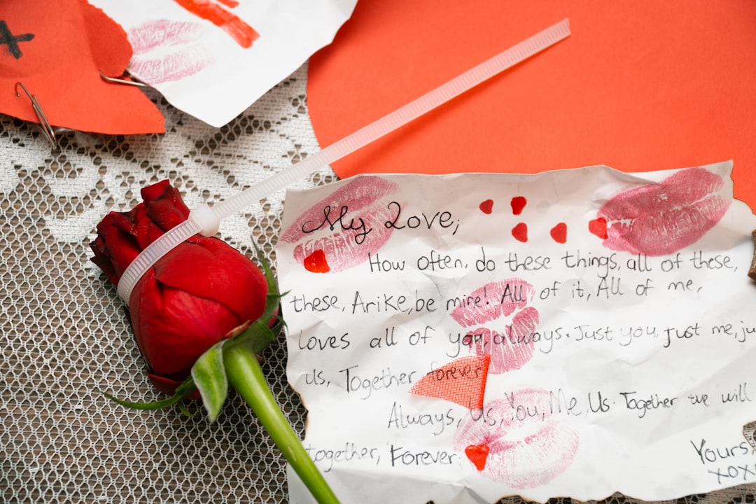 Recibe una carta de amor personalizada con mensaje romántico